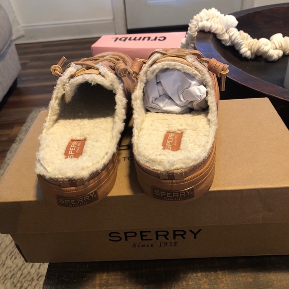 Sperry Women Size 7 Tan Slip-On Shoes - Picture 4 of 5